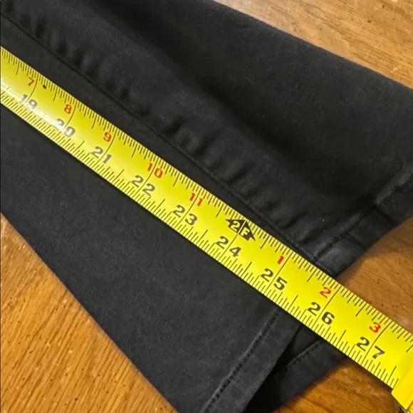 Good American Good Waist Crop Side Slit Jean Plus Size 18 26” inseam Black EUC - Picture 12 of 16